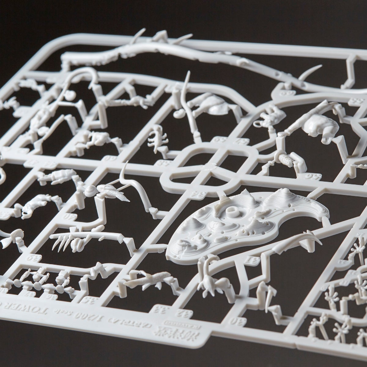 SPECIAL ORDER Kaiyodo - ARTPLA - Tower of the Sun 1/200 [JP]