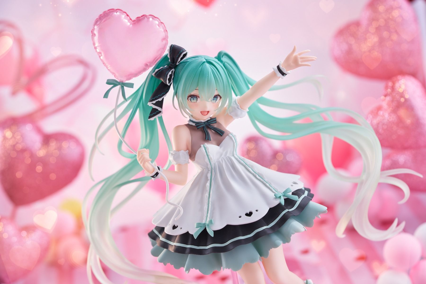 PRE-ORDER Taito - Hatsune Miku AMP+ Figure - HATSUNE MIKU Birthday 2025: Party Ver.
