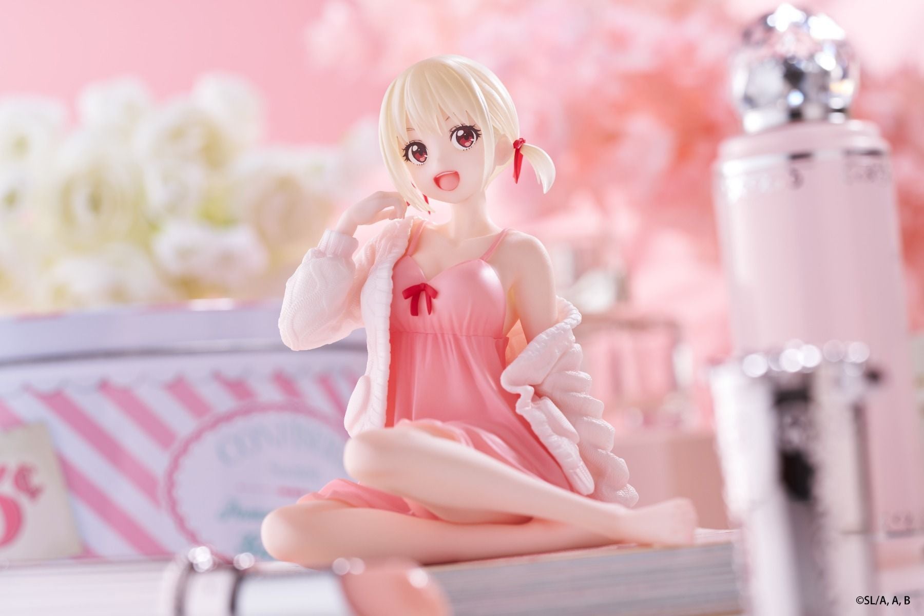 PRE-ORDER Taito - Lycoris Recoil Desktop Cute Figure - Chisato Nishikigi: Roomwear Ver. [September 2025 Release]