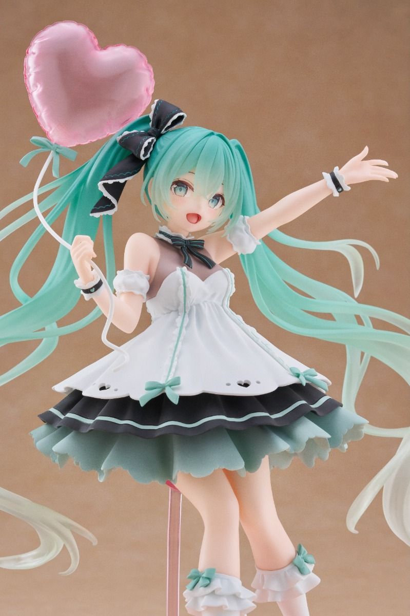 PRE-ORDER Taito - Hatsune Miku AMP+ Figure - HATSUNE MIKU Birthday 2025: Party Ver.