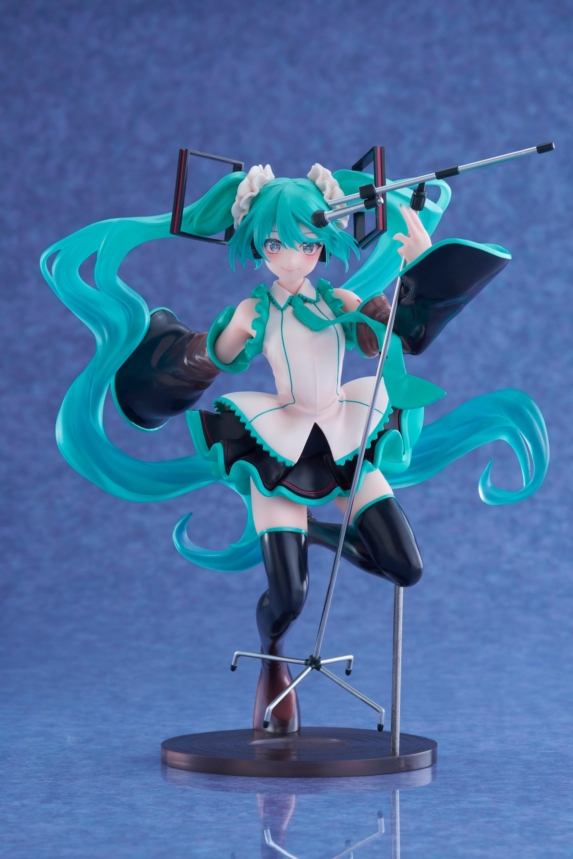 IN-STOCK Taito - Vocaloid AMP+ Figure - Hatsune Miku: Birthday 2023 Ver.
