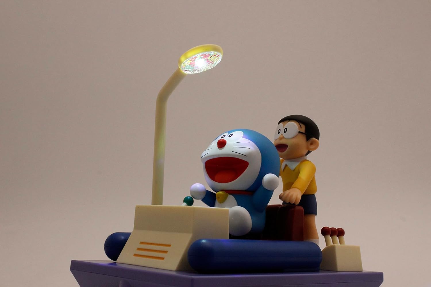 BACK-ORDER Kyosho - Doraemon Go! Go! Time Machine Remote Control