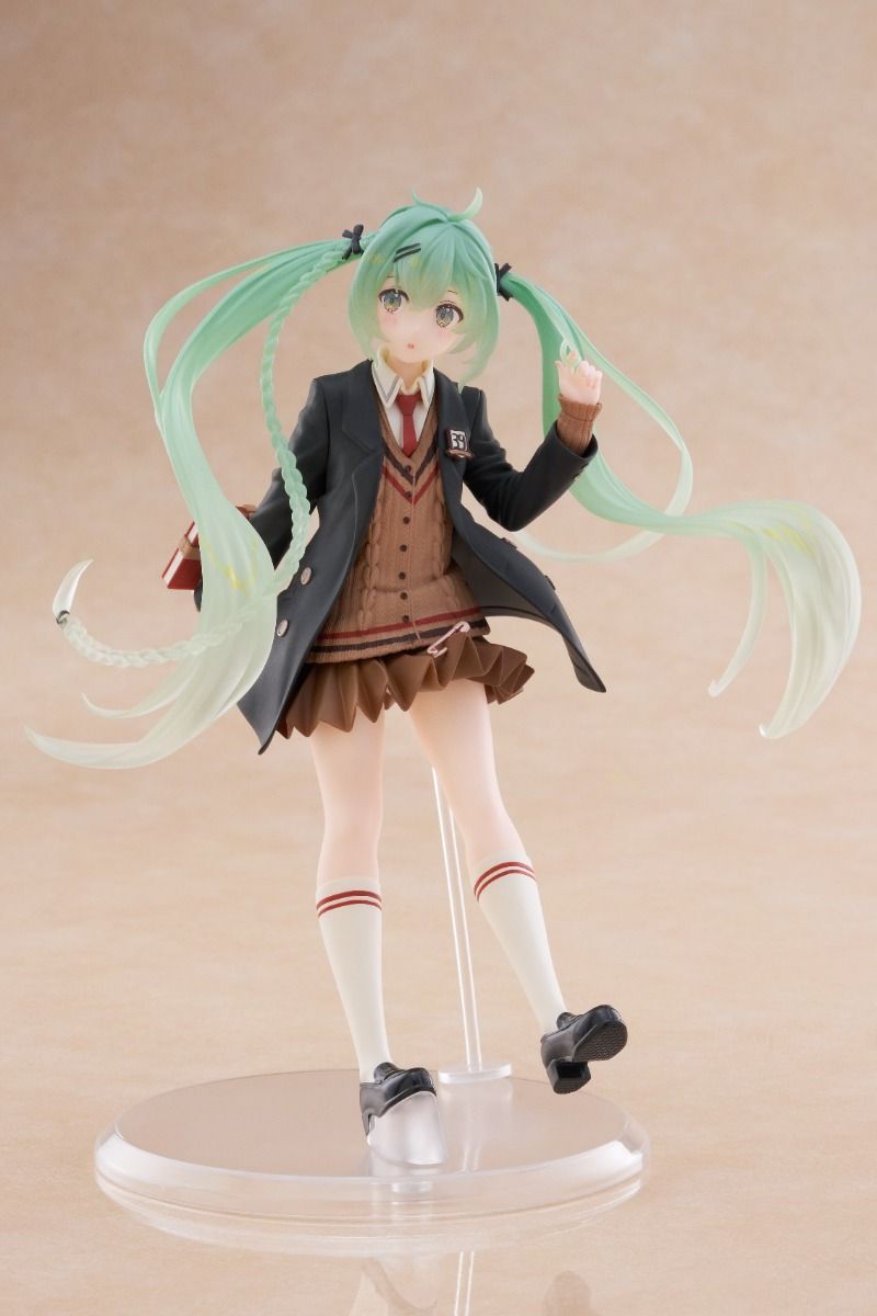 IN-STOCK Taito - Character Vocal Series 01: Hatsune Miku - Hatsune Miku Fashion: Preppy Ver.