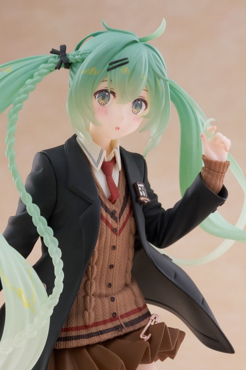 IN-STOCK Taito - Character Vocal Series 01: Hatsune Miku - Hatsune Miku Fashion: Preppy Ver.