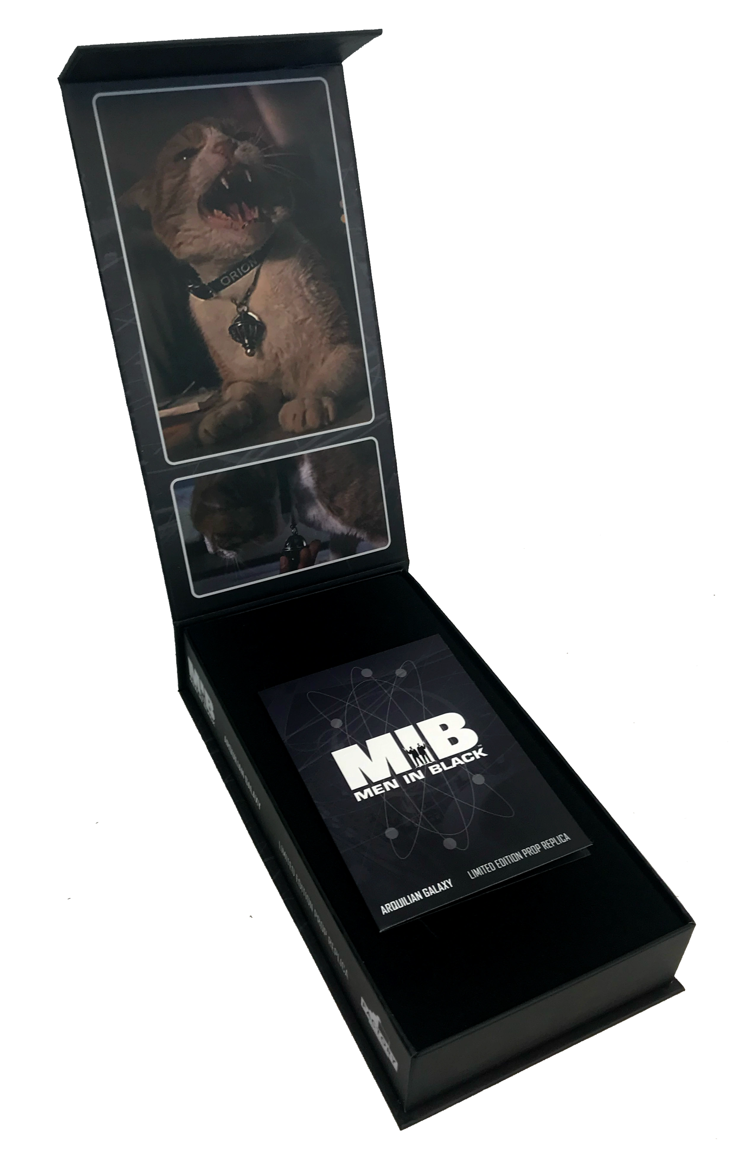 PRE-ORDER Factory Entertainment - Prop Replica - Men In Black - The Arquilian Galaxy Necklace Limited Edition