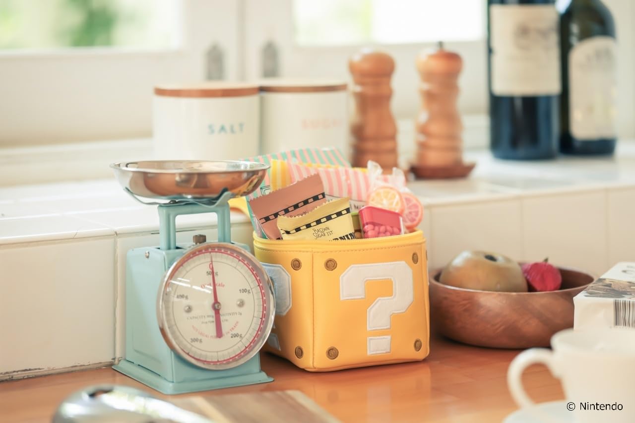 BACK-ORDER Takarajimasha - Super Mario Question Mark Block Pouch SPECIAL BOOK [JP]