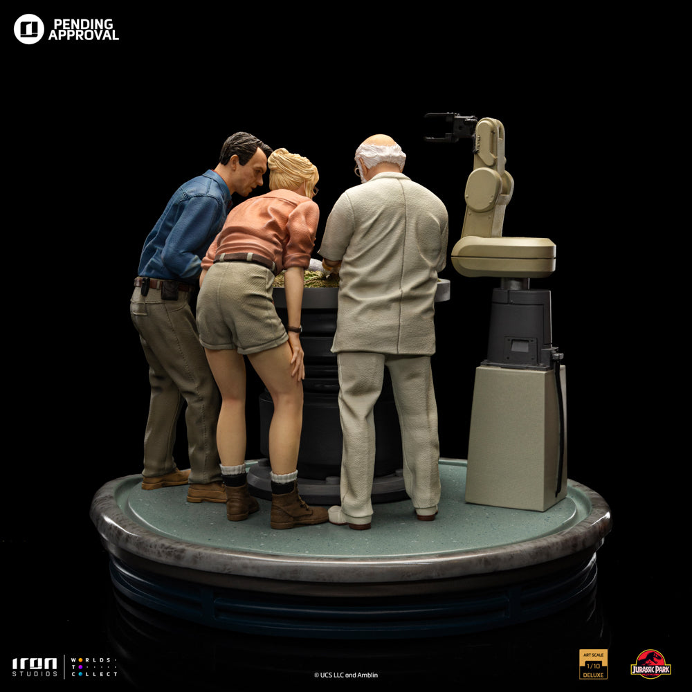 PRE-ORDER Iron Studios - Art Scale - Jurassic Park - Deluxe Dino Hatching 1/10