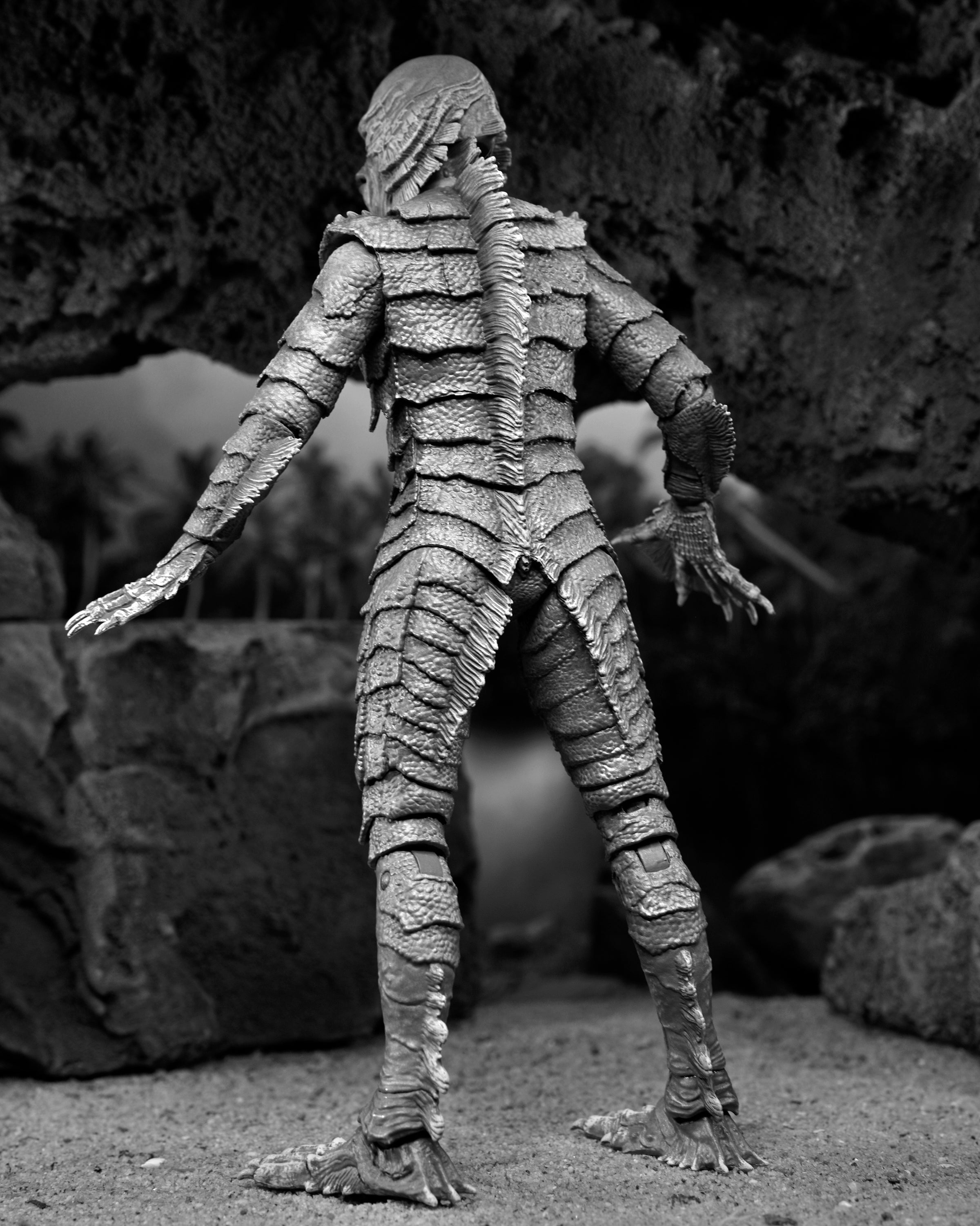 PRE-ORDER NECA - 7-inch Action Figure - Creature from the Black Lagoon - Ultimate Creature from the Black Lagoon: Black and White