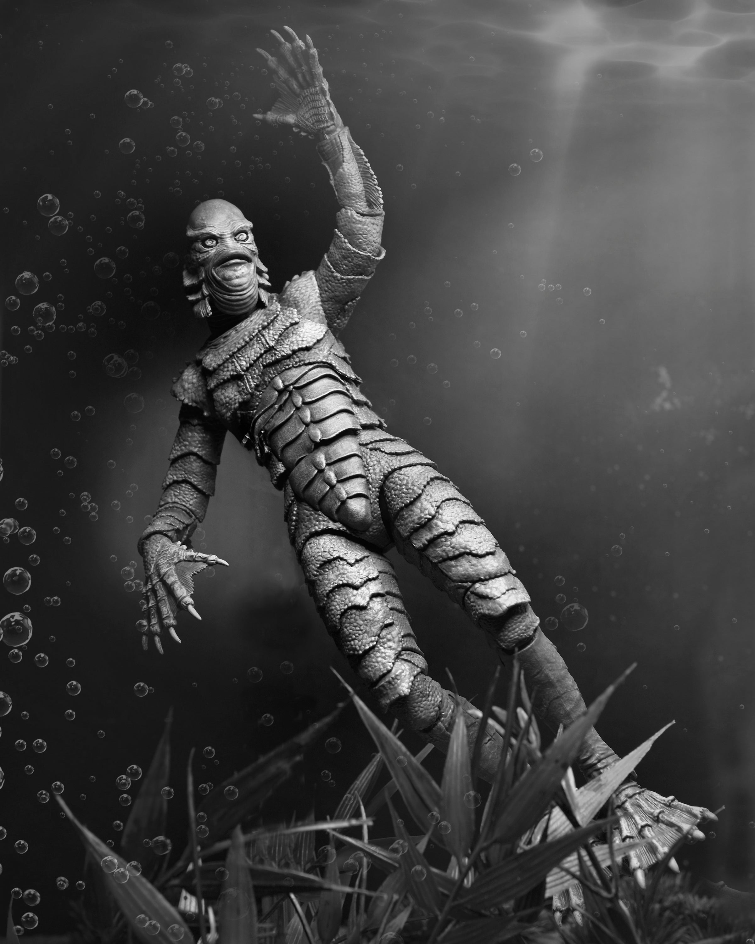 PRE-ORDER NECA - 7-inch Action Figure - Creature from the Black Lagoon - Ultimate Creature from the Black Lagoon: Black and White