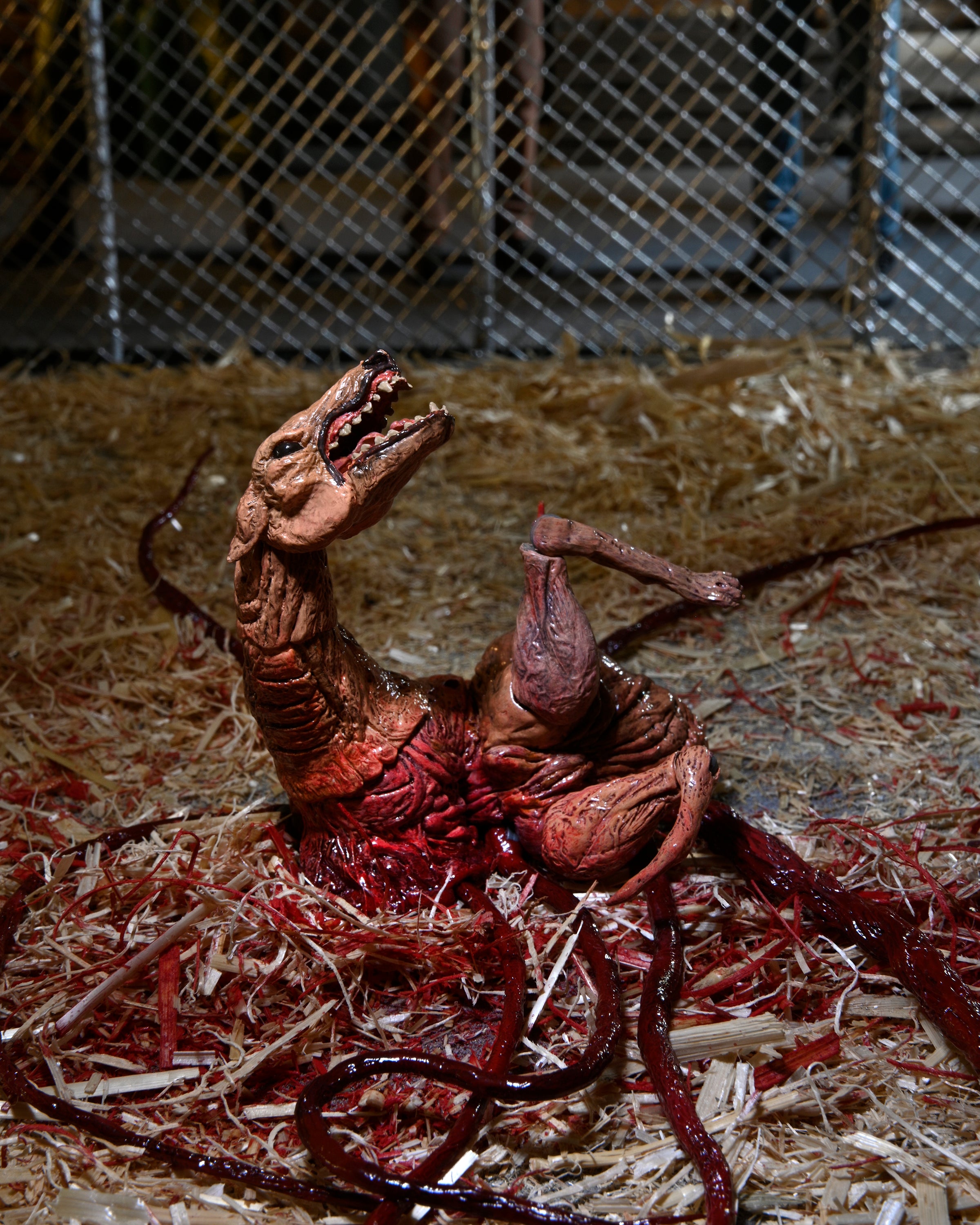 PRE-ORDER 7-inch Action Figure - The Thing - THING Dog Creature Ultimate Deluxe