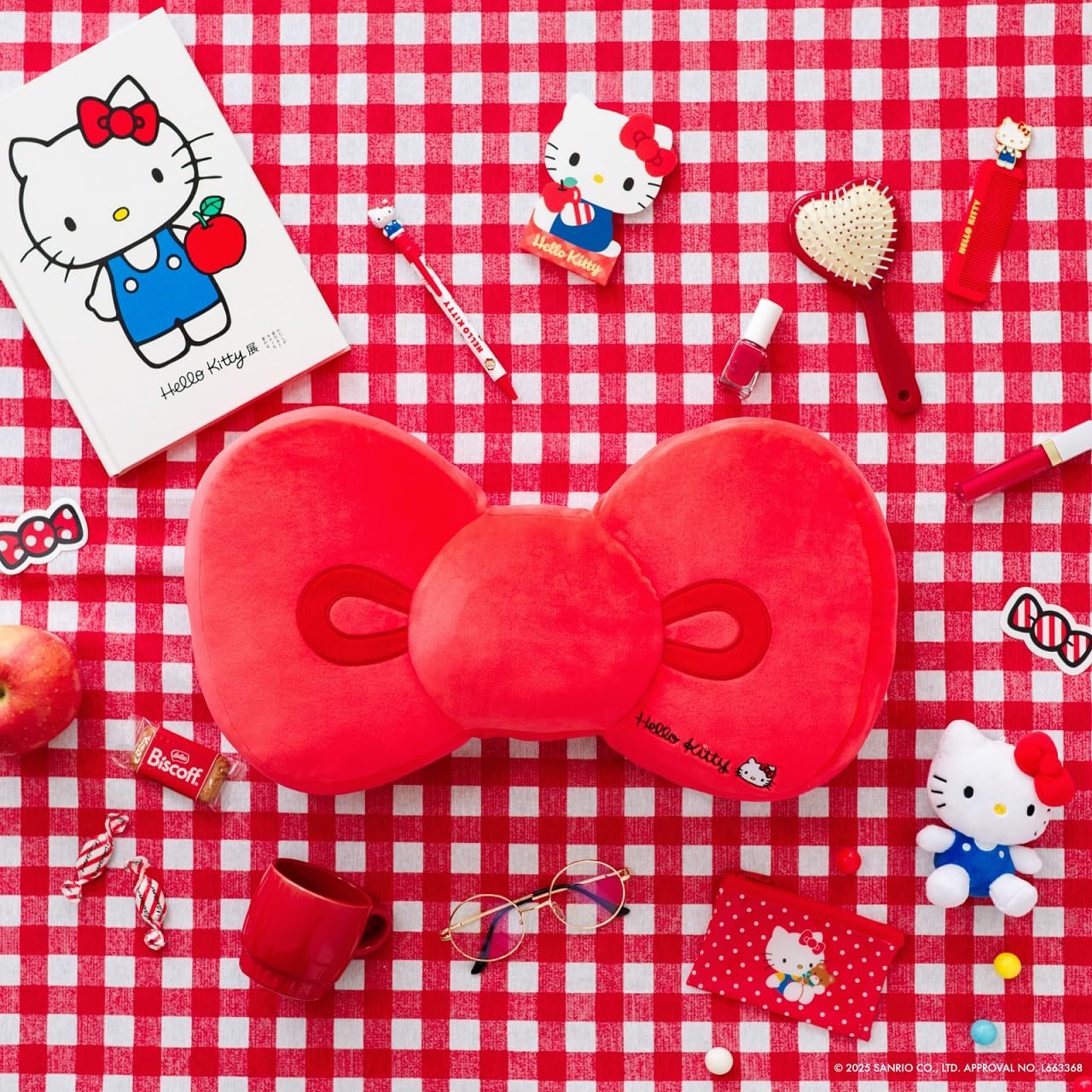 Hello Kitty Ribbin BACK-ORDER Takarajimasha - Hello Kitty Fluffy Ribbon Cushion Book