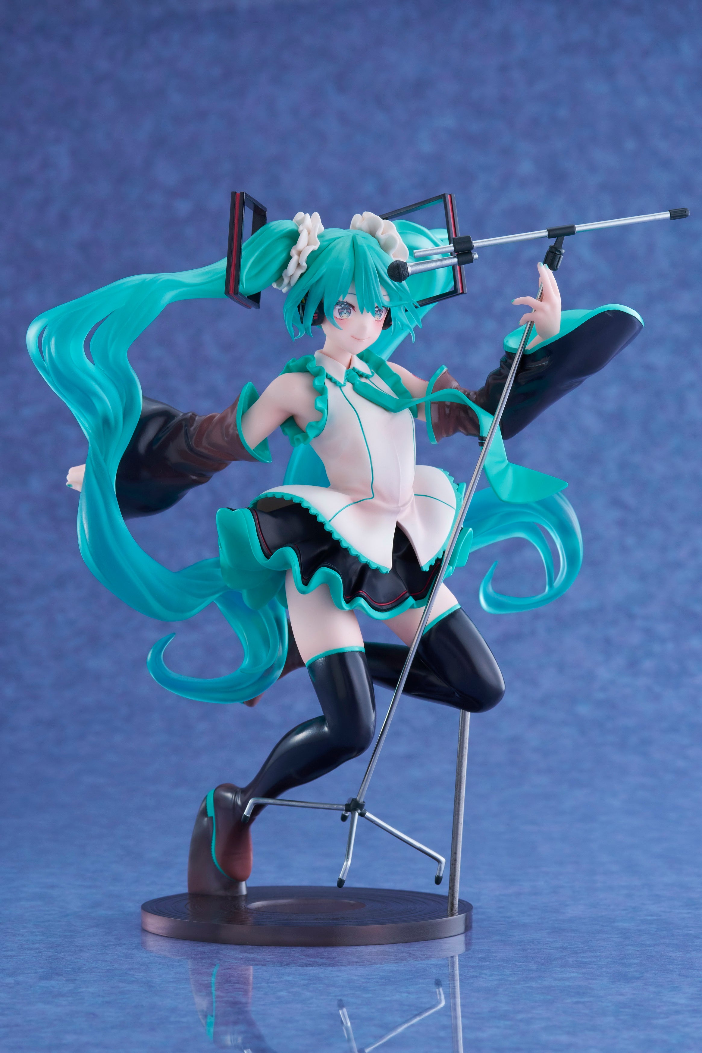 IN-STOCK Taito - Vocaloid AMP+ Figure - Hatsune Miku: Birthday 2023 Ver.