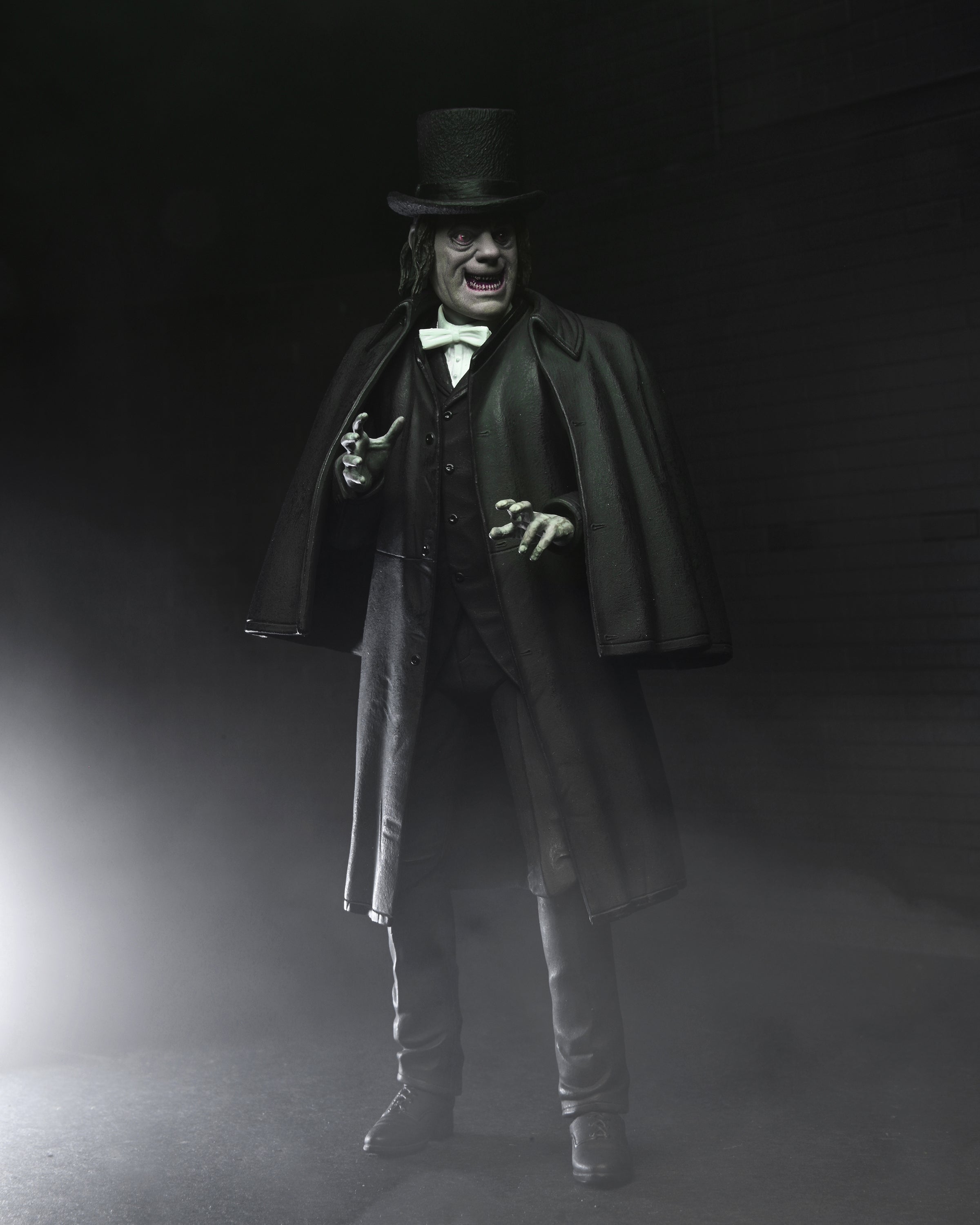 PRE-ORDER NECA - 7-inch Action Figure - London After Midnight (1927) - Ultimate Professor Edward C. Burk