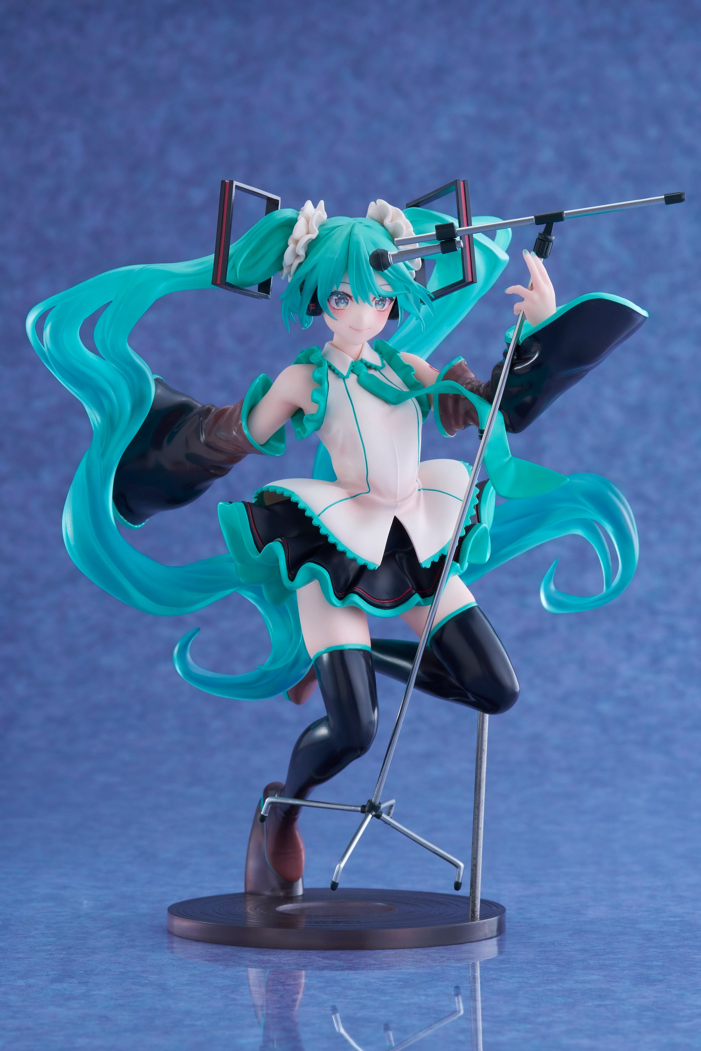 IN-STOCK Taito - Vocaloid AMP+ Figure - Hatsune Miku: Birthday 2023 Ver.