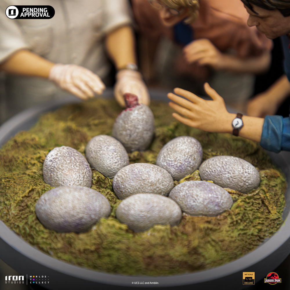 PRE-ORDER Iron Studios - Art Scale - Jurassic Park - Deluxe Dino Hatching 1/10