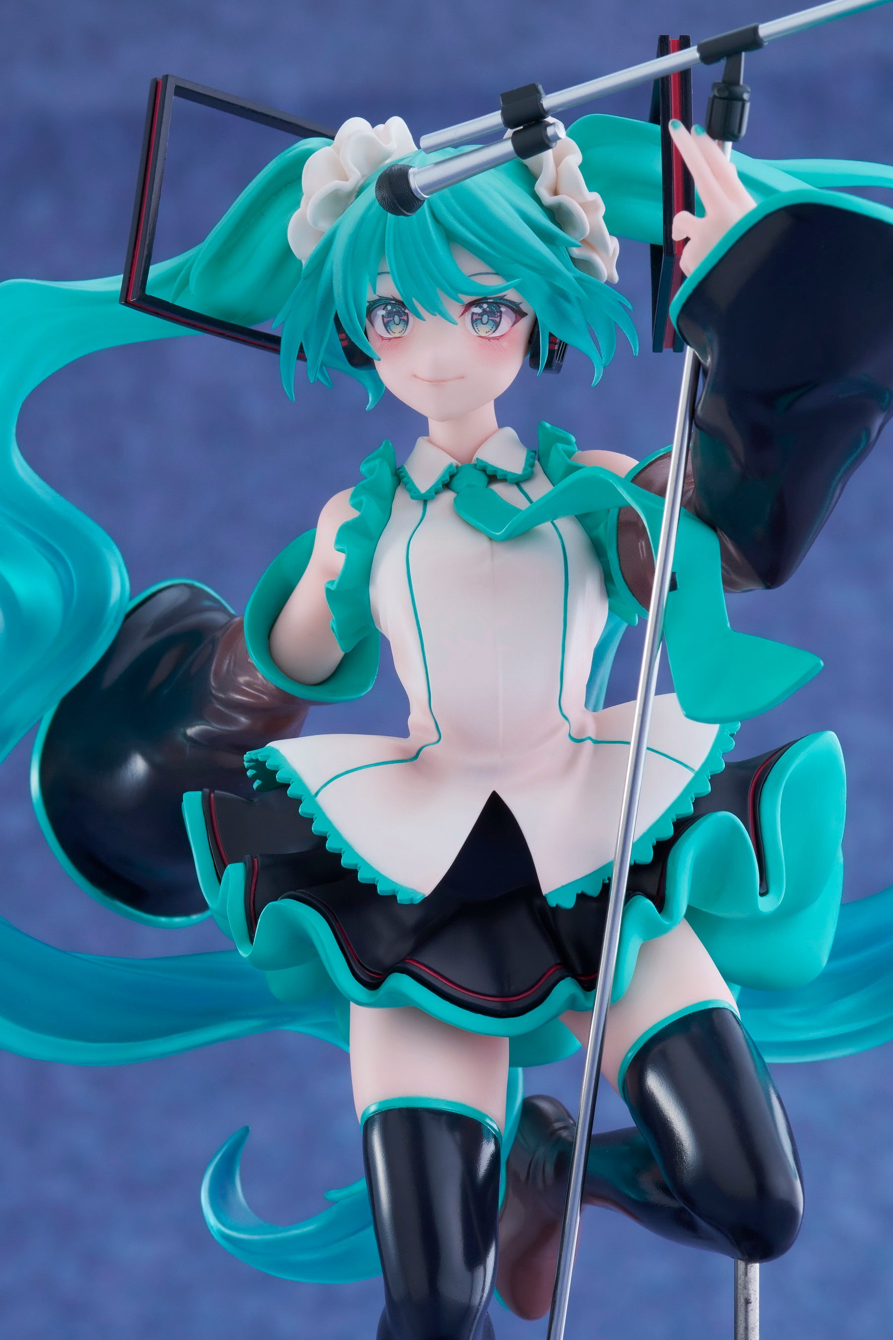 IN-STOCK Taito - Vocaloid AMP+ Figure - Hatsune Miku: Birthday 2023 Ver.