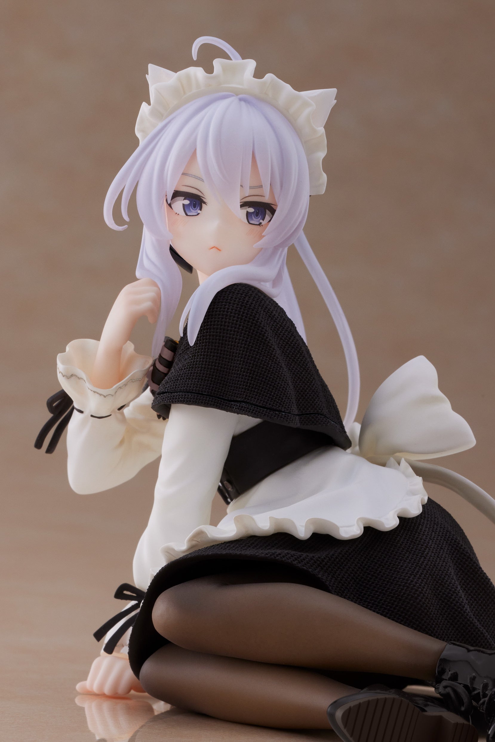 PRE-ORDER Wandering Witch: The Journey of Elaina Desktop Cute Figure - Elaina: Cat Maid Ver.