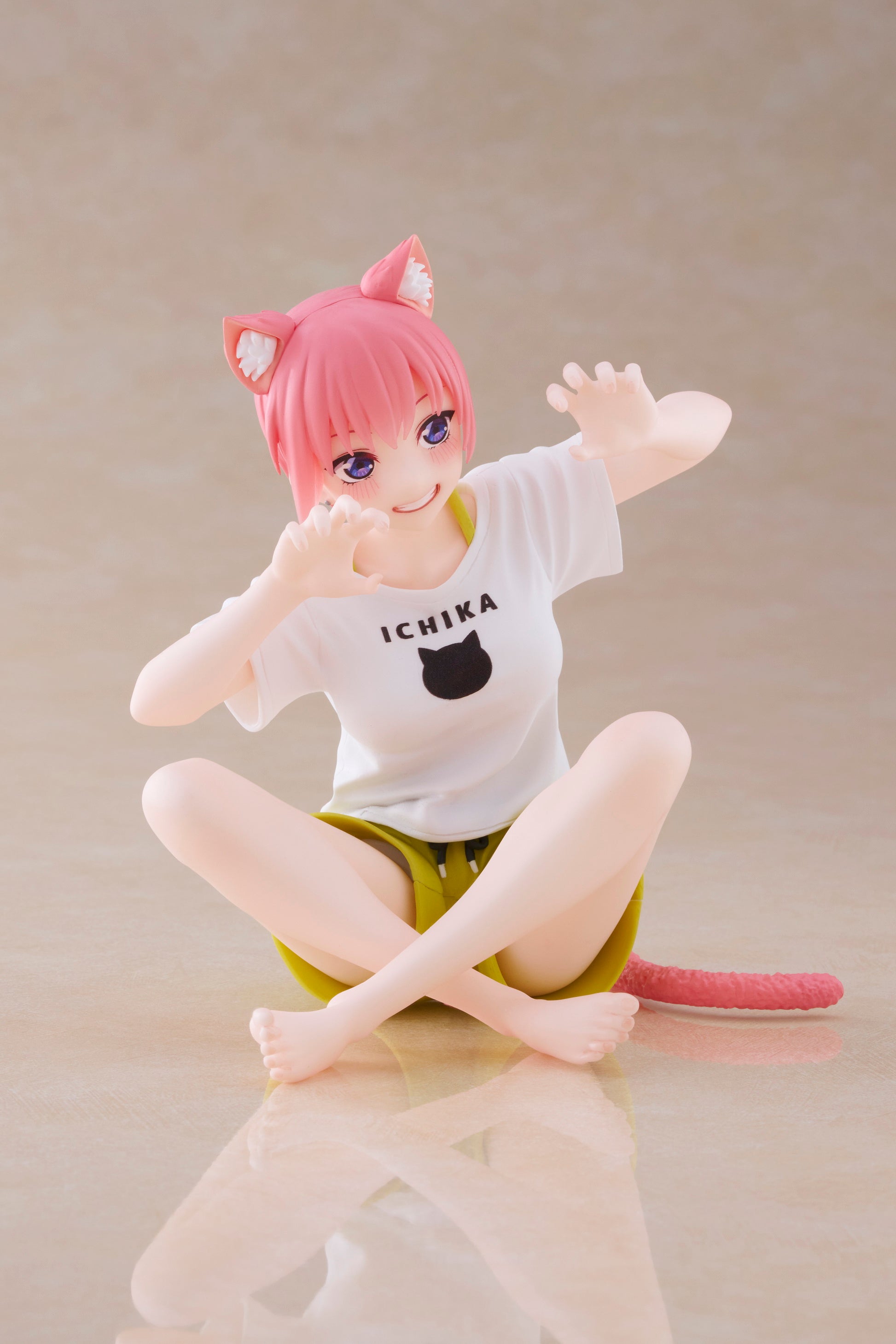 IN-STOCK Taito - The Quintessential Quintuplets 2 Desktop Cute Figure - Ichika Nakano: Newley Written Cat Roomwear Ver.