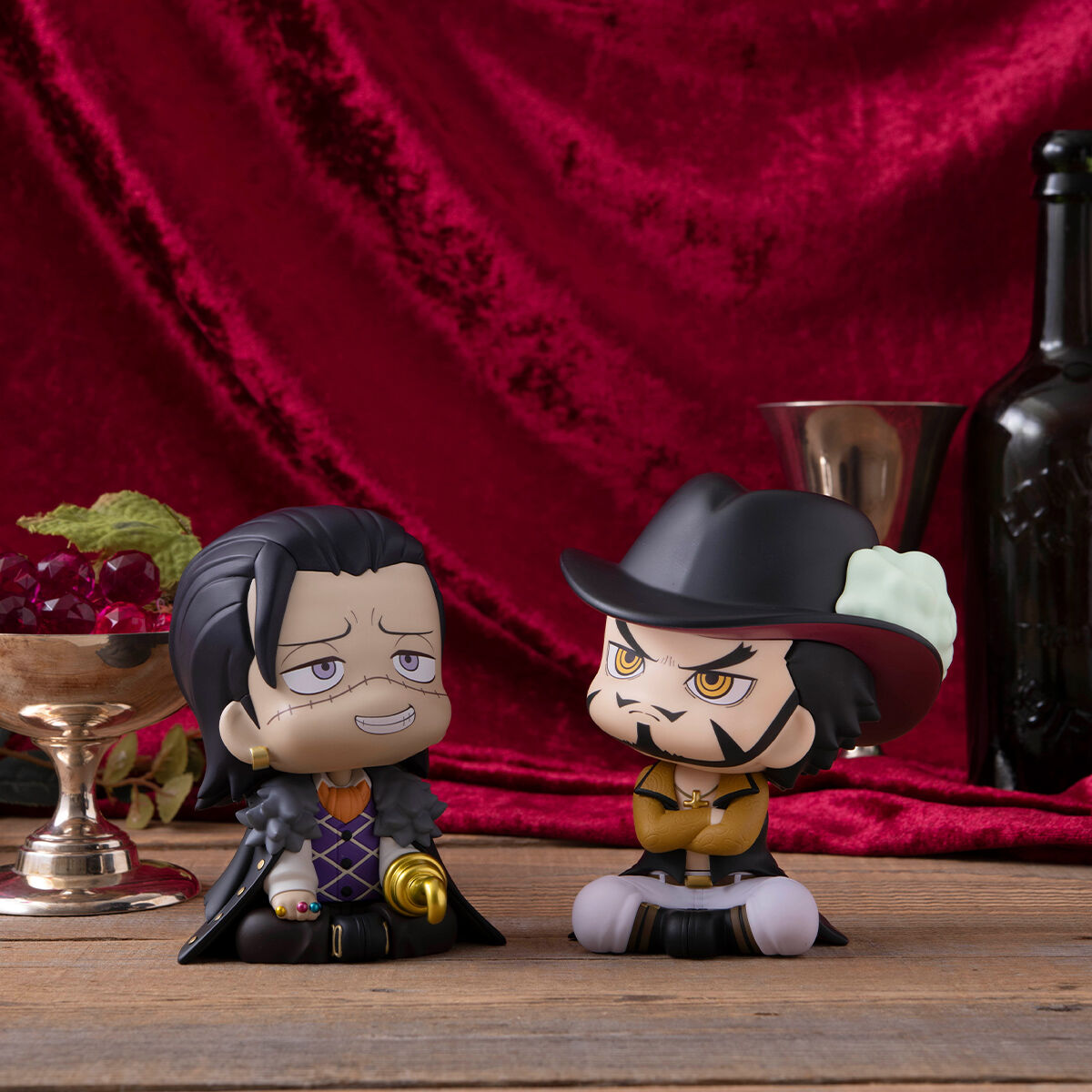 PRE-ORDER MegaHouse - Look Up - One Piece - Dracule Mihawk & Crocodile [EXCLUSIVE]
