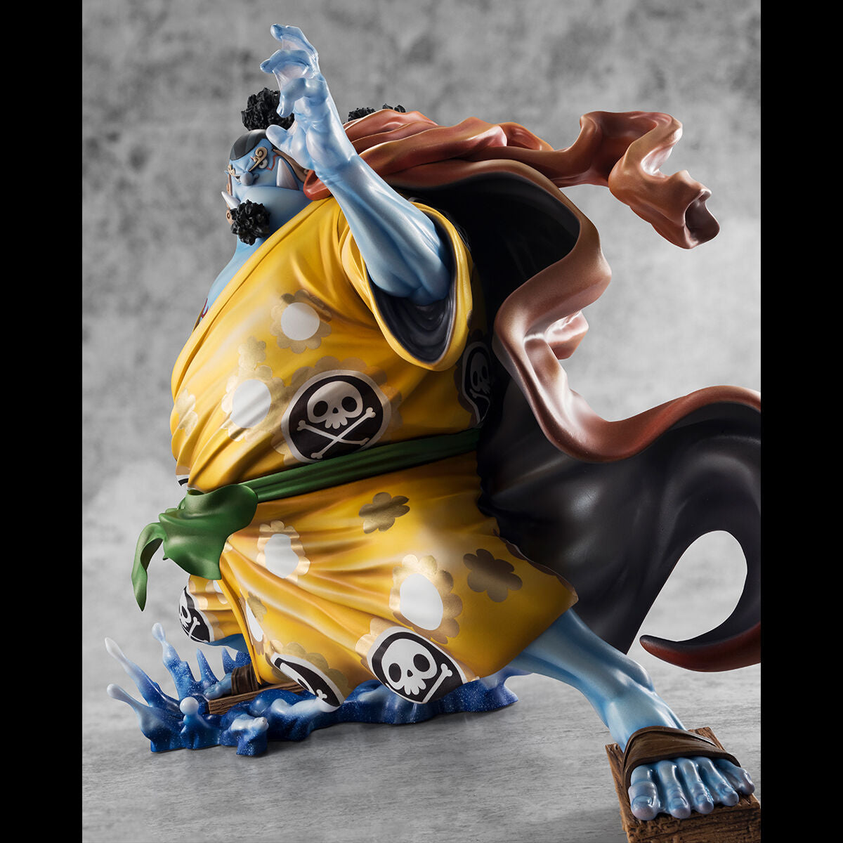 PRE-ORDER MegaHouse - Portrait Of Pirates SA-MAXIMUM - One Piece - Jinbei 1/8 [EXCLUSIVE] [May 2025 Release]