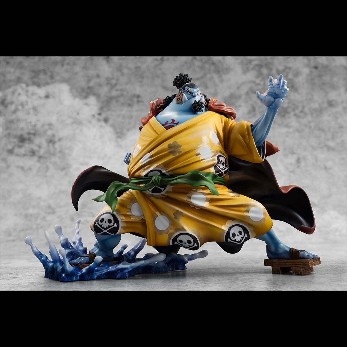 PRE-ORDER MegaHouse - Portrait Of Pirates SA-MAXIMUM - One Piece - Jinbei 1/8 [EXCLUSIVE] [May 2025 Release]