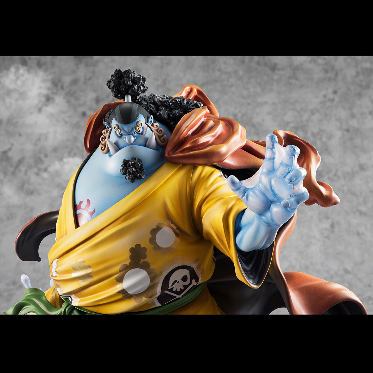 PRE-ORDER MegaHouse - Portrait Of Pirates SA-MAXIMUM - One Piece - Jinbei 1/8 [EXCLUSIVE] [May 2025 Release]