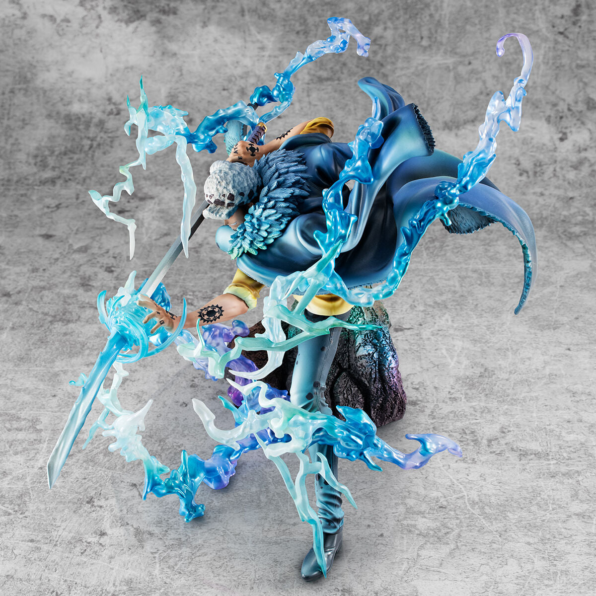 PRE-ORDER MegaHouse - Portrait.Of.Pirates ONE PIECE WA-MAXIMUM - The Surgeon of Death: Trafalgar Law [Awaken]