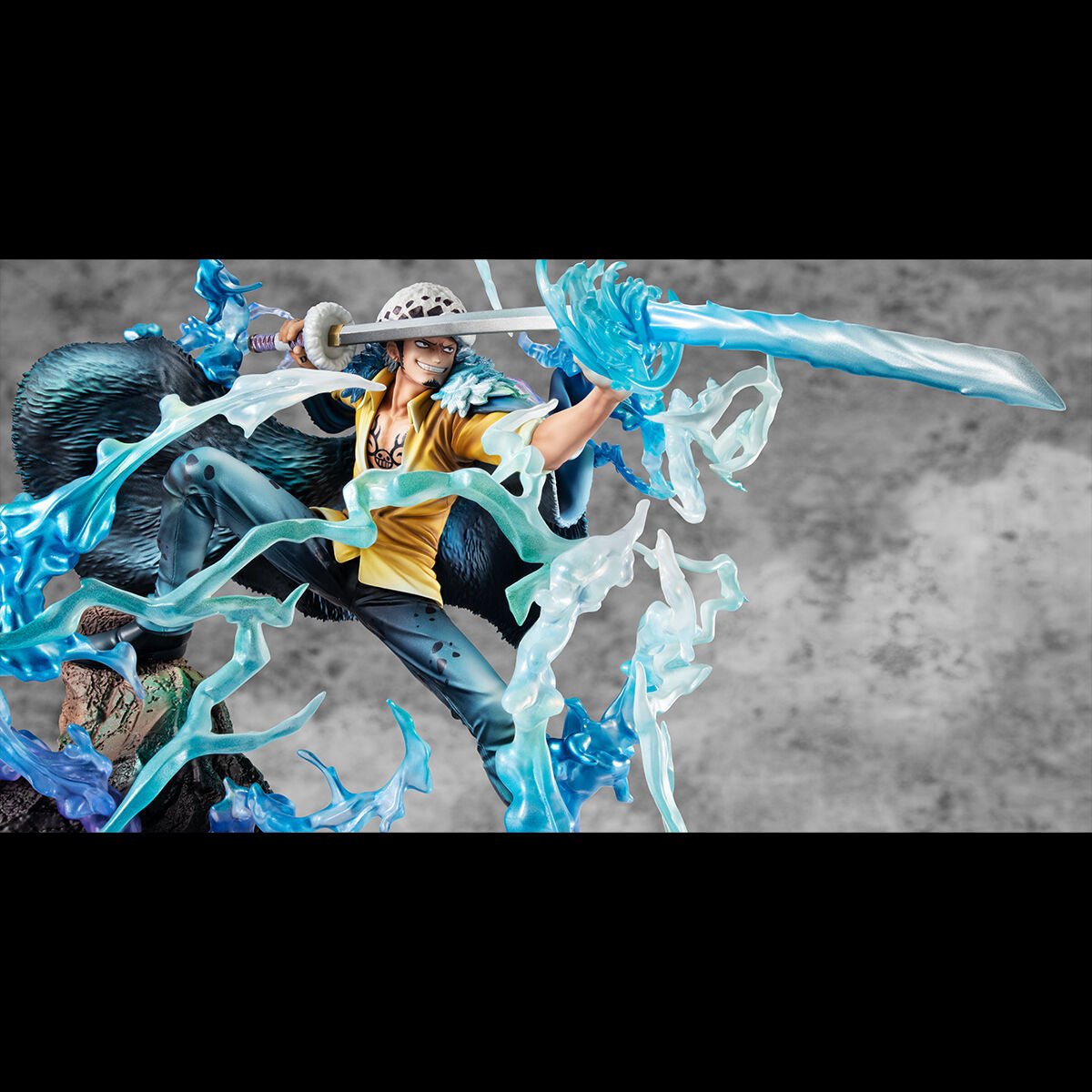 PRE-ORDER MegaHouse - Portrait.Of.Pirates ONE PIECE WA-MAXIMUM - The Surgeon of Death: Trafalgar Law [Awaken]