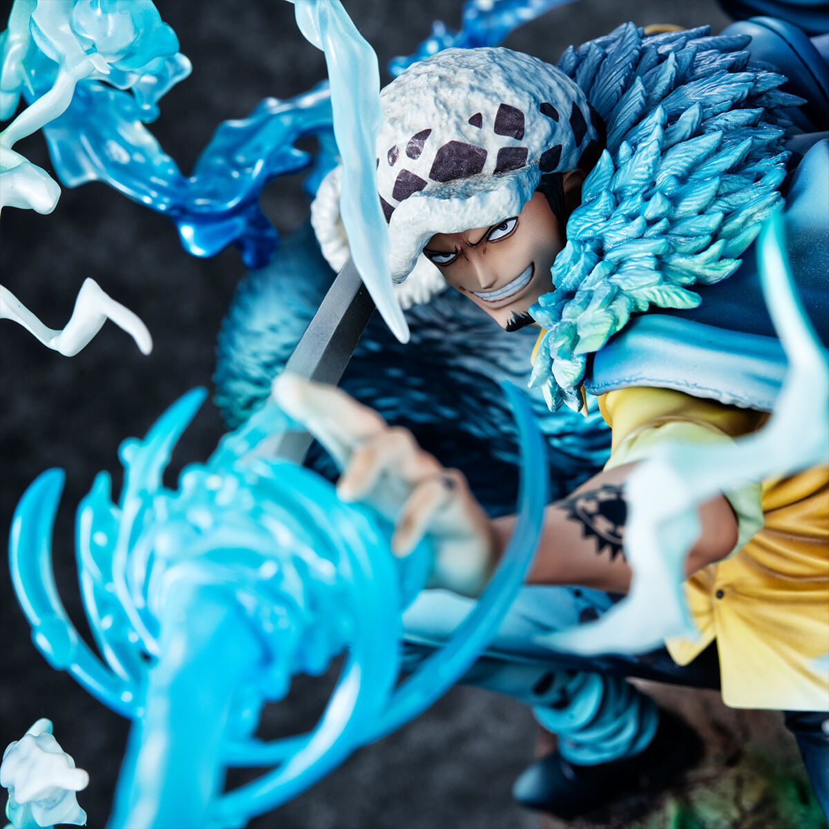 PRE-ORDER MegaHouse - Portrait.Of.Pirates ONE PIECE WA-MAXIMUM - The Surgeon of Death: Trafalgar Law [Awaken]