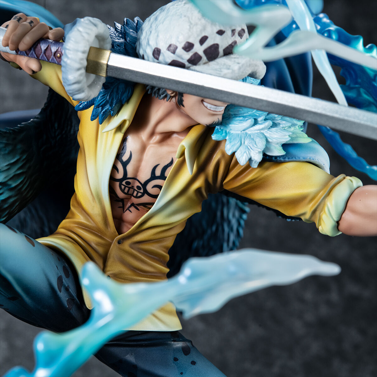PRE-ORDER MegaHouse - Portrait.Of.Pirates ONE PIECE WA-MAXIMUM - The Surgeon of Death: Trafalgar Law [Awaken]
