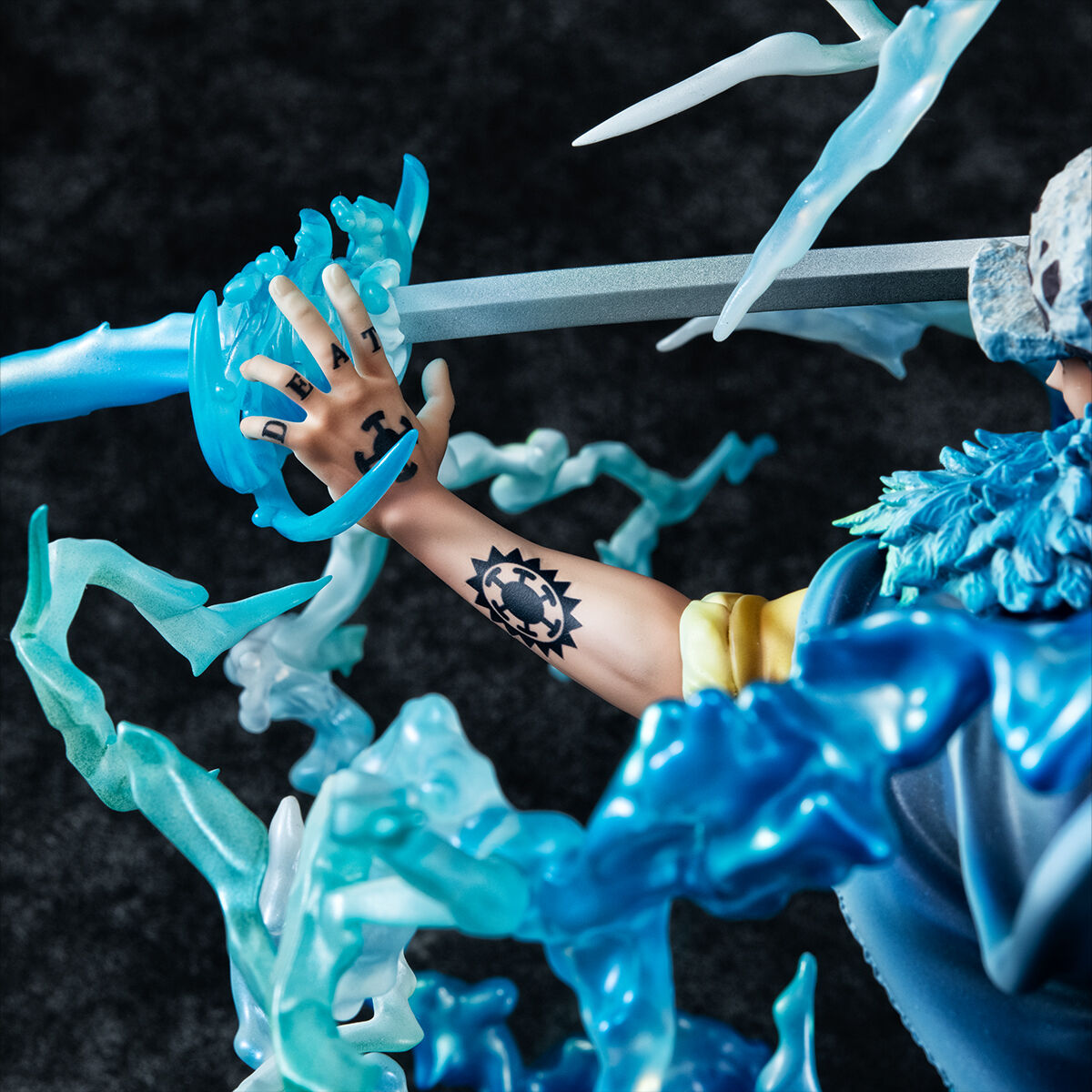 PRE-ORDER MegaHouse - Portrait.Of.Pirates ONE PIECE WA-MAXIMUM - The Surgeon of Death: Trafalgar Law [Awaken]
