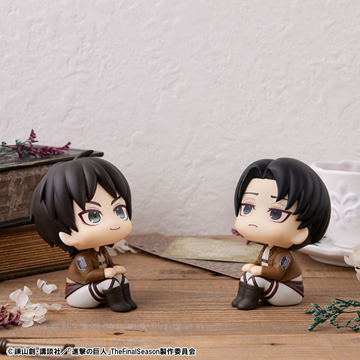PRE-ORDER  MegaHouse - Look Up - Attack on Titan - Eren Yeager & Levi Set [EXCLUSIVE]