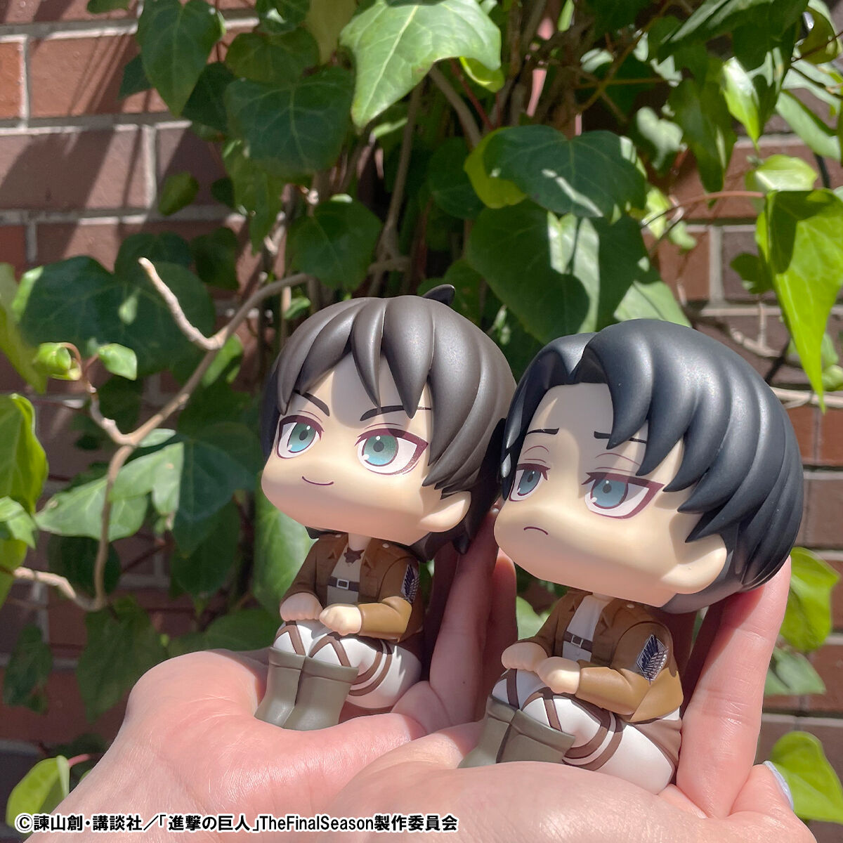 PRE-ORDER  MegaHouse - Look Up - Attack on Titan - Eren Yeager & Levi Set [EXCLUSIVE]