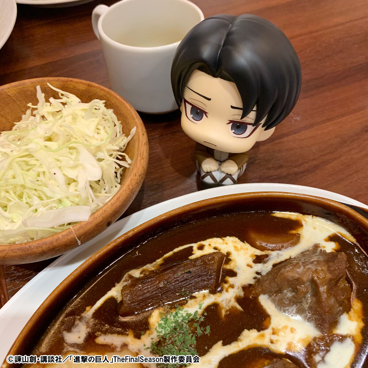 PRE-ORDER  MegaHouse - Look Up - Attack on Titan - Eren Yeager & Levi Set [EXCLUSIVE]