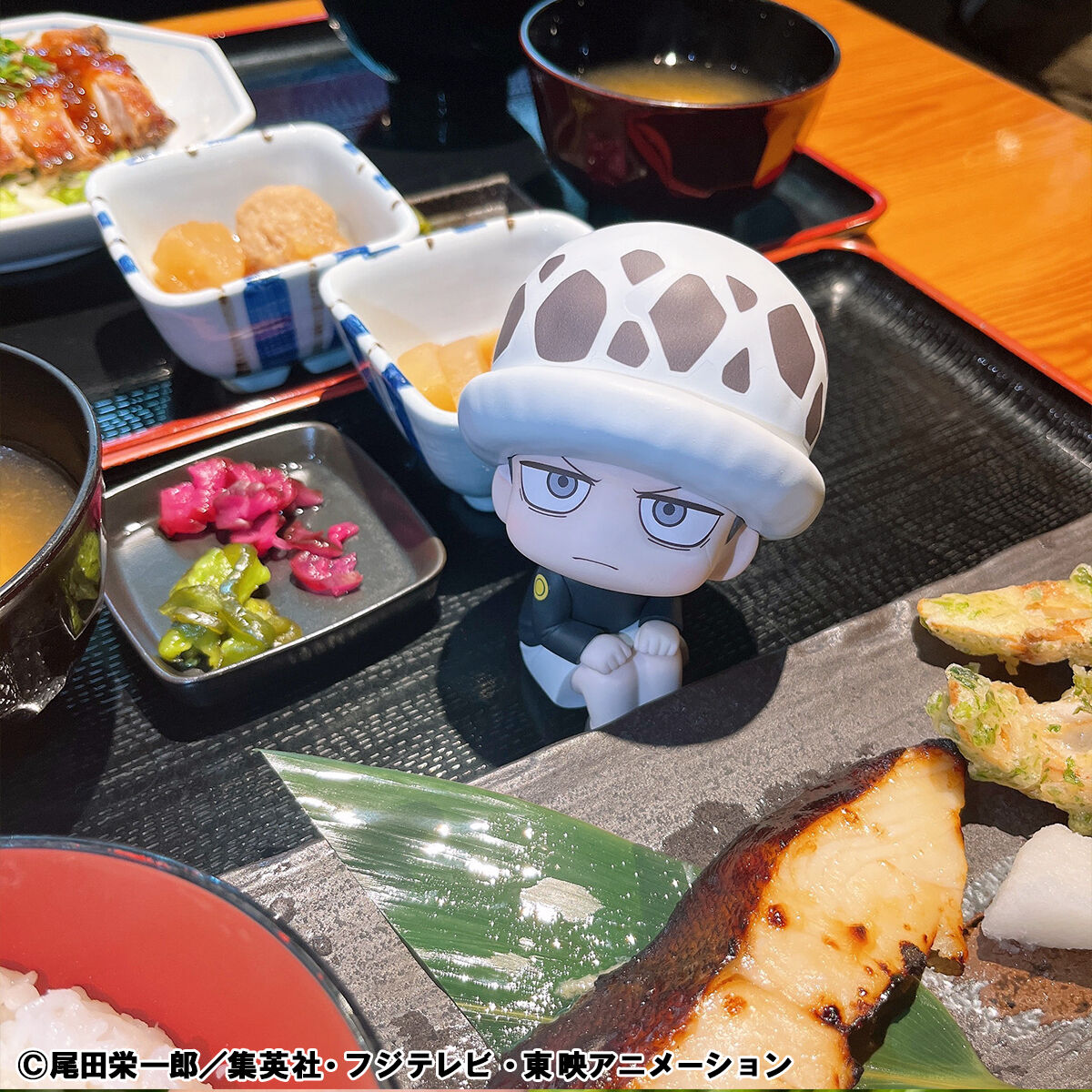 PRE-ORDER MegaHouse - Look Up - ONE PIECE - Trafalgar Law: Childhood Ver. & Corazon Set [EXCLUSIVE]