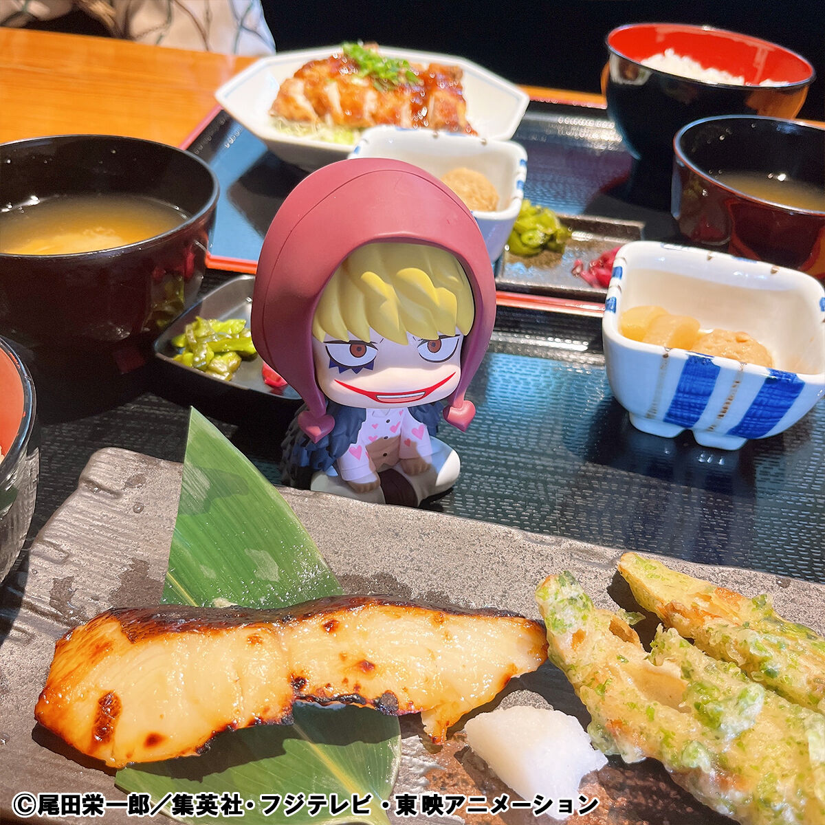 PRE-ORDER MegaHouse - Look Up - ONE PIECE - Trafalgar Law: Childhood Ver. & Corazon Set [EXCLUSIVE]