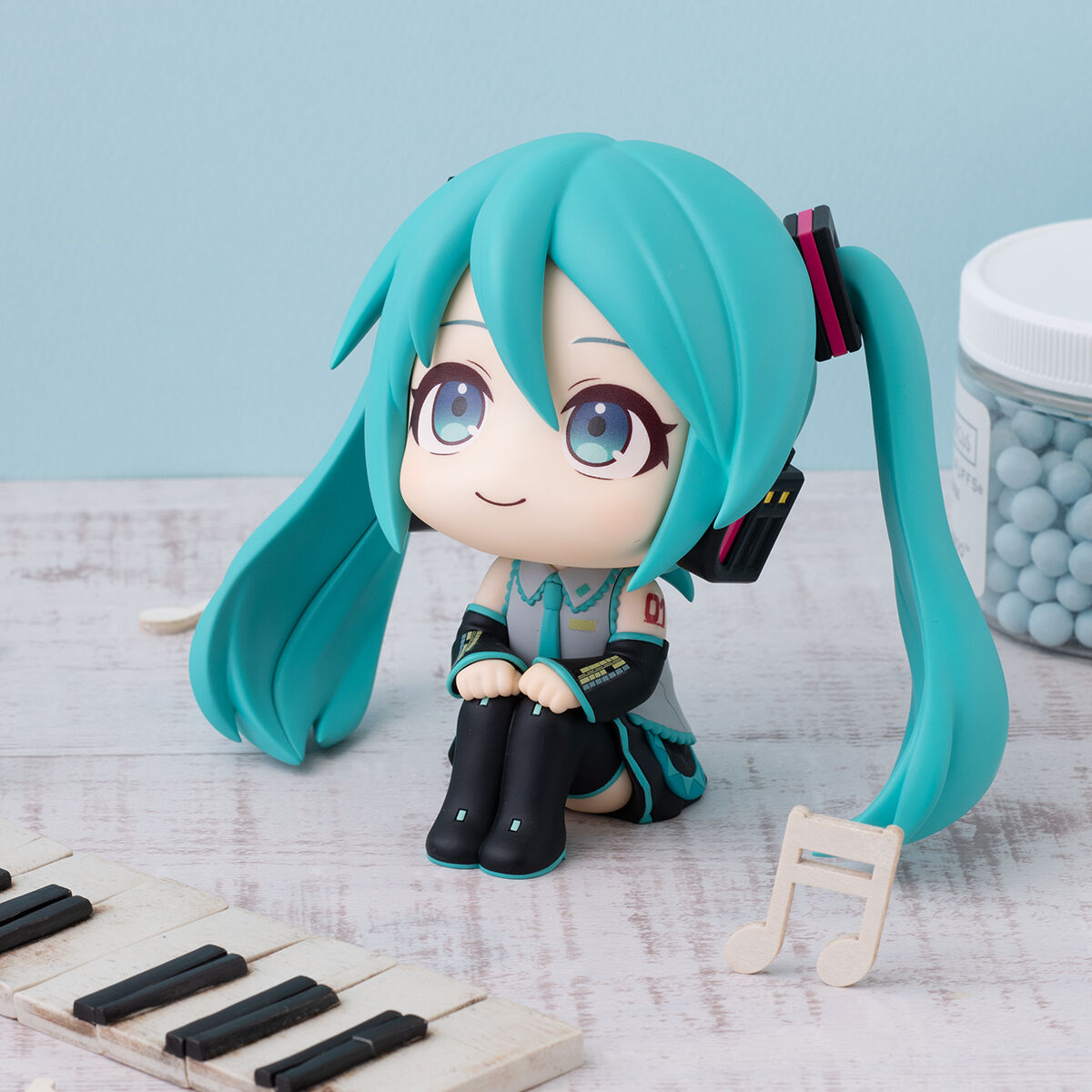 PRE-ORDER MegaHouse - Look Up - VOCALOID - Hatsune Miku & MEIKO Set [EXCLUSIVE]