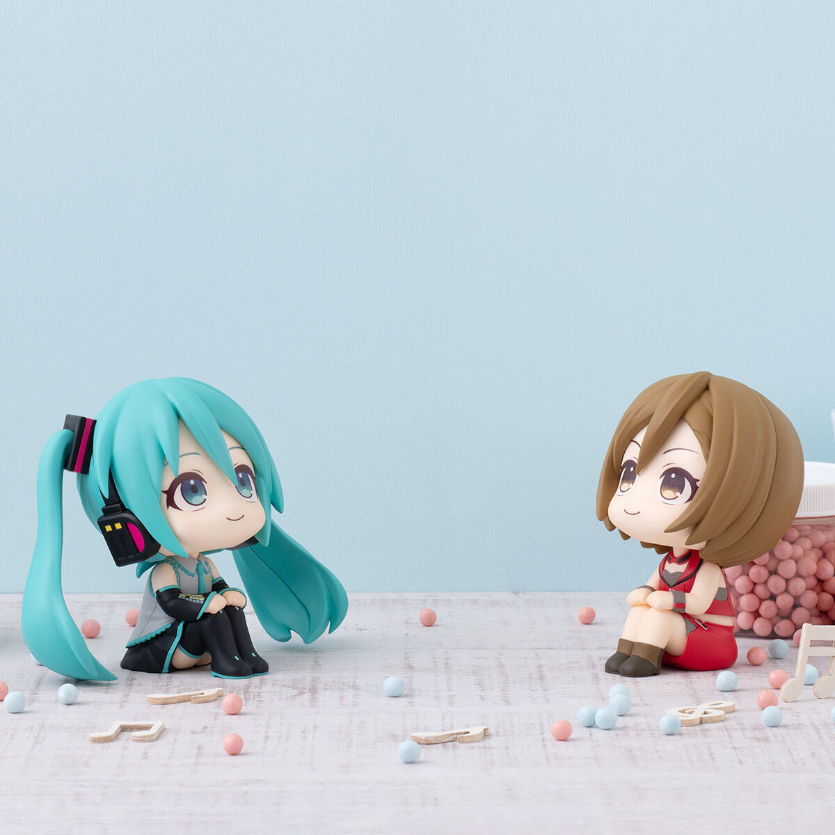 PRE-ORDER MegaHouse - Look Up - VOCALOID - Hatsune Miku & MEIKO Set [EXCLUSIVE]