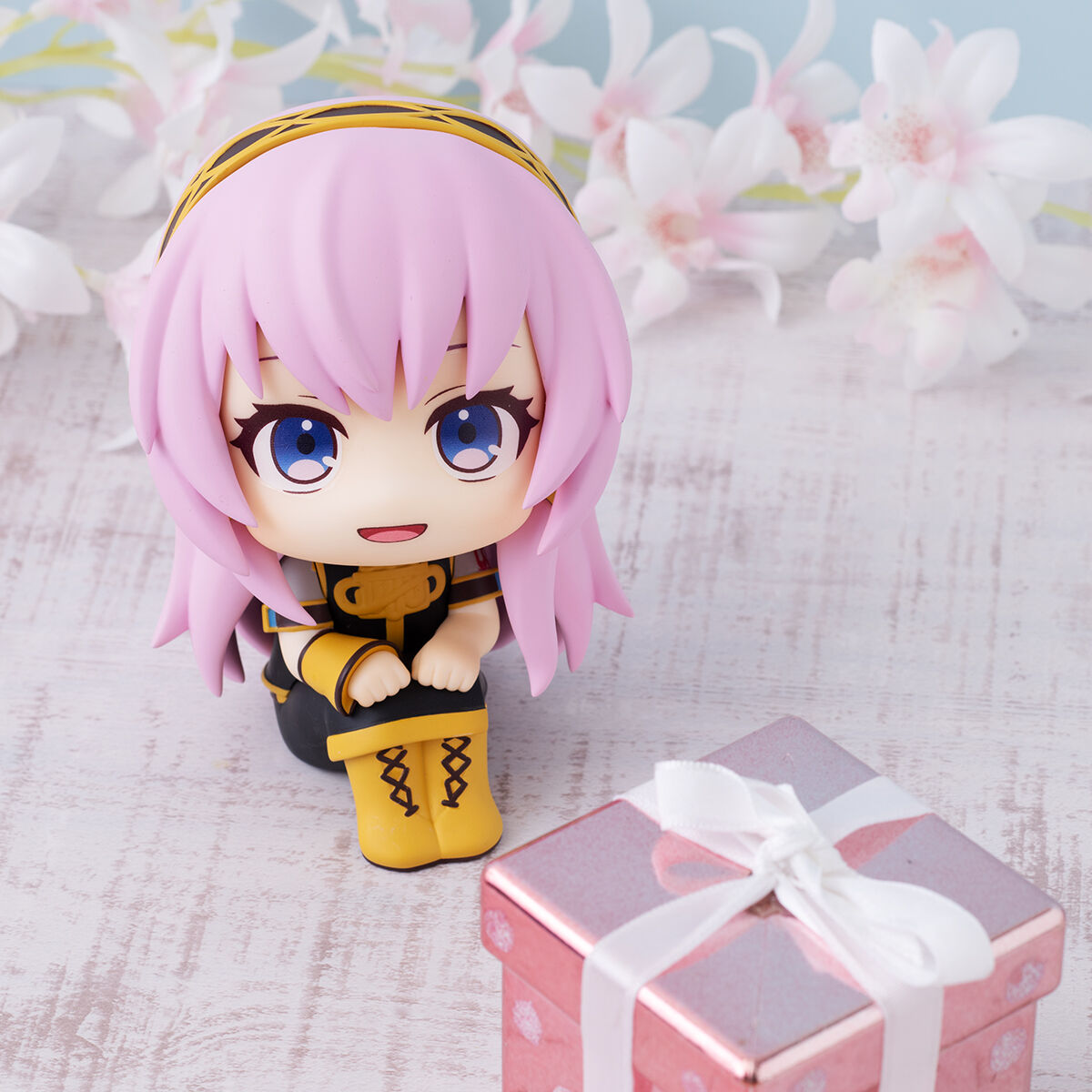 PRE-ORDER MegaHouse - Look Up - Vocaloid - Luka Megurine