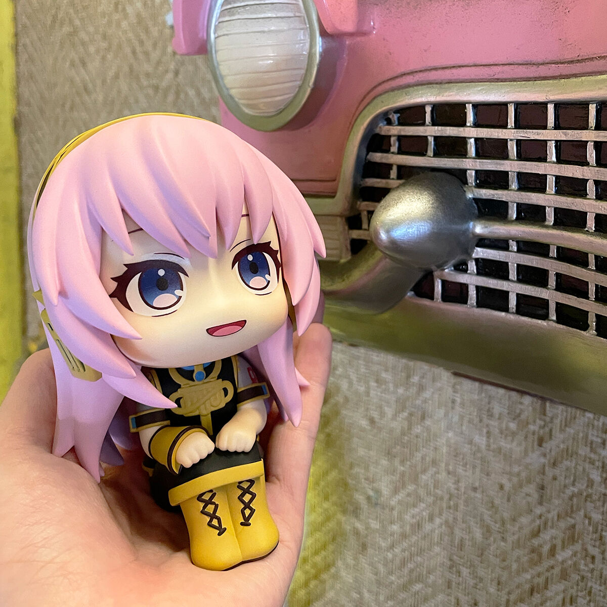 PRE-ORDER MegaHouse - Look Up - VOCALOID - Megurine Luka & KAITO Set [EXCLUSIVE]