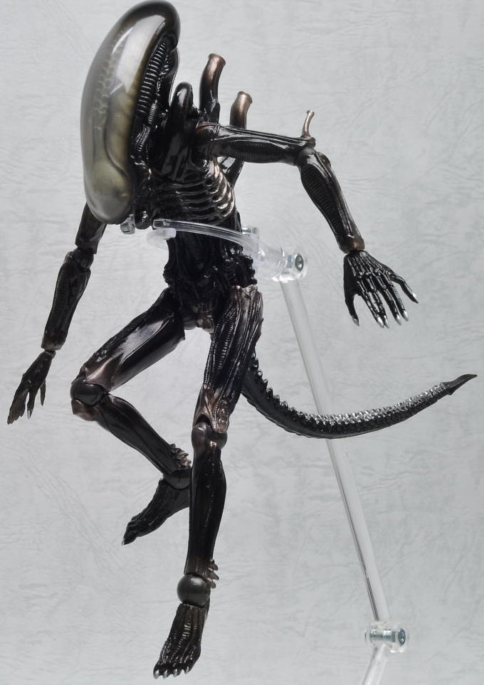 IN-STOCK Kaiyodo - Sci-fi Revoltech Series No.001 Alien