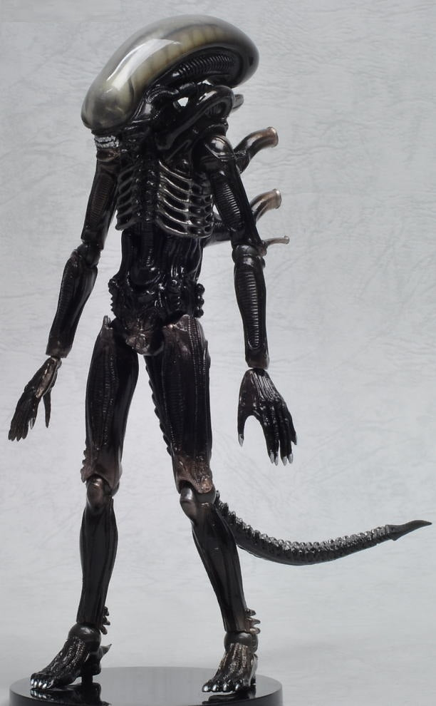 IN-STOCK Kaiyodo - Sci-fi Revoltech Series No.001 Alien