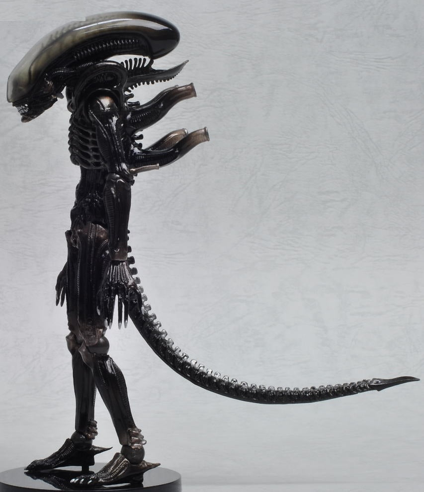 IN-STOCK Kaiyodo - Sci-fi Revoltech Series No.001 Alien