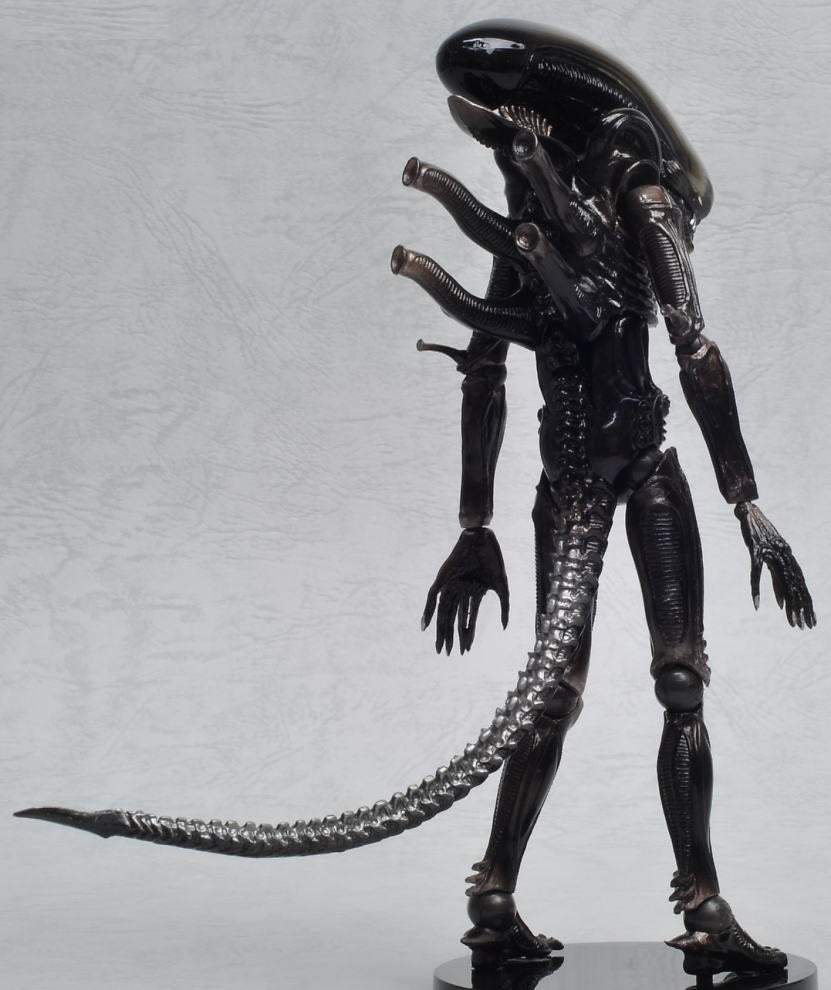 IN-STOCK Kaiyodo - Sci-fi Revoltech Series No.001 Alien