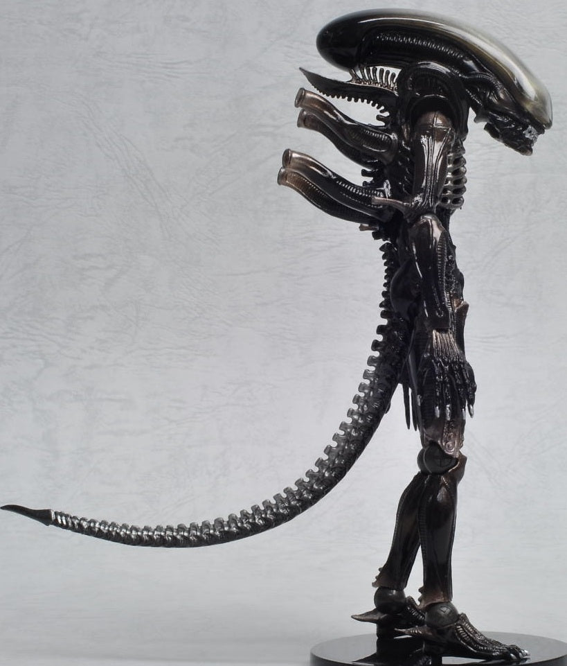 IN-STOCK Kaiyodo - Sci-fi Revoltech Series No.001 Alien