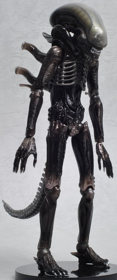 IN-STOCK Kaiyodo - Sci-fi Revoltech Series No.001 Alien