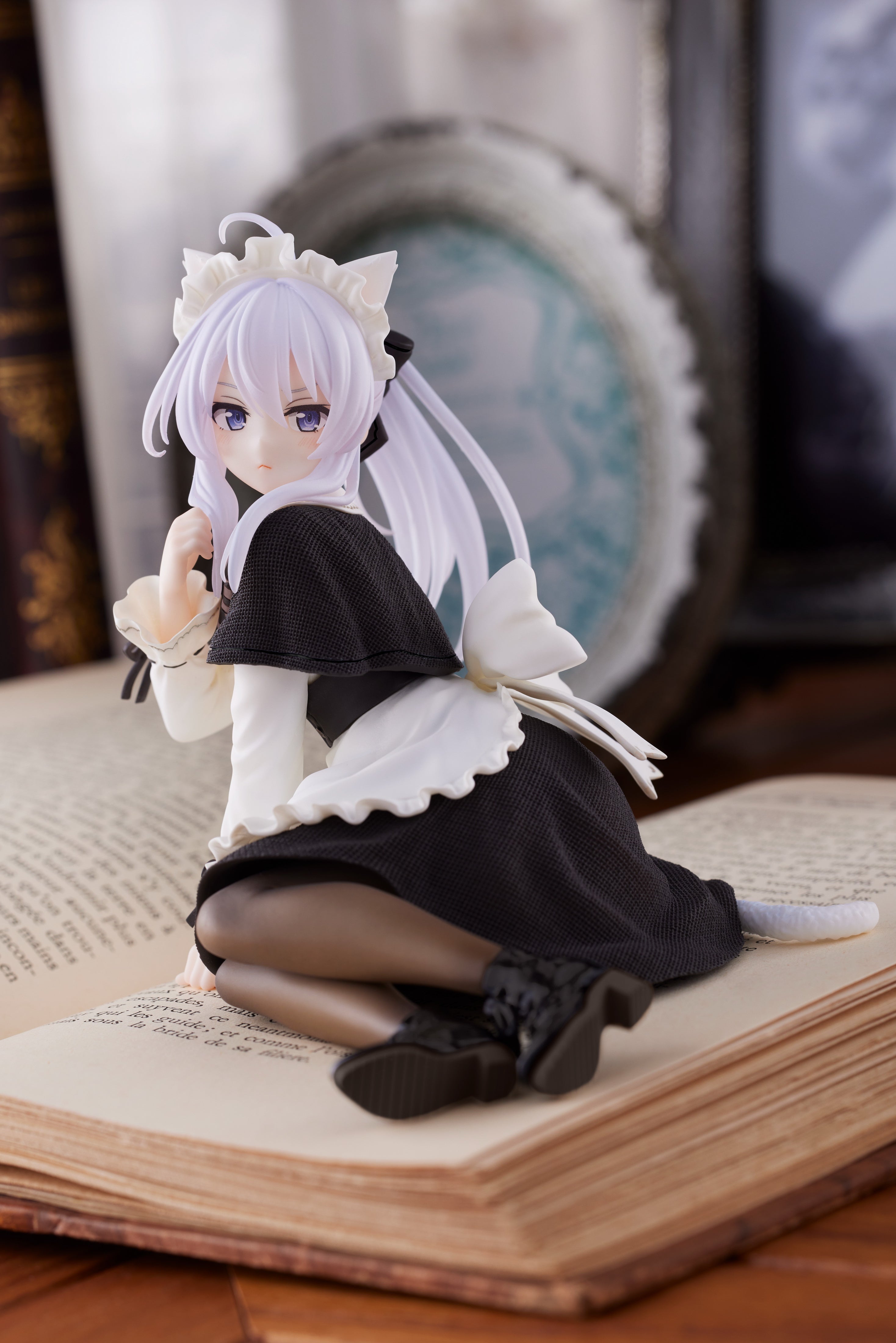 PRE-ORDER Wandering Witch: The Journey of Elaina Desktop Cute Figure - Elaina: Cat Maid Ver.