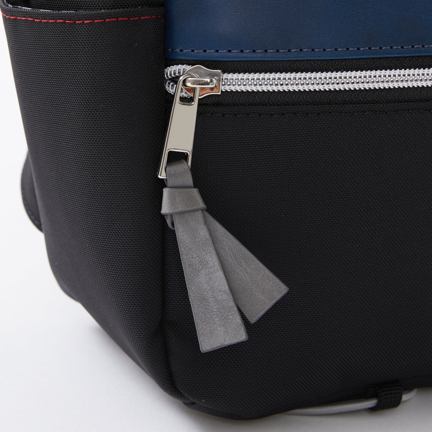 SPECIAL ORDER Super Groupies - Arknights - Skadi Model Body Bag [JP]