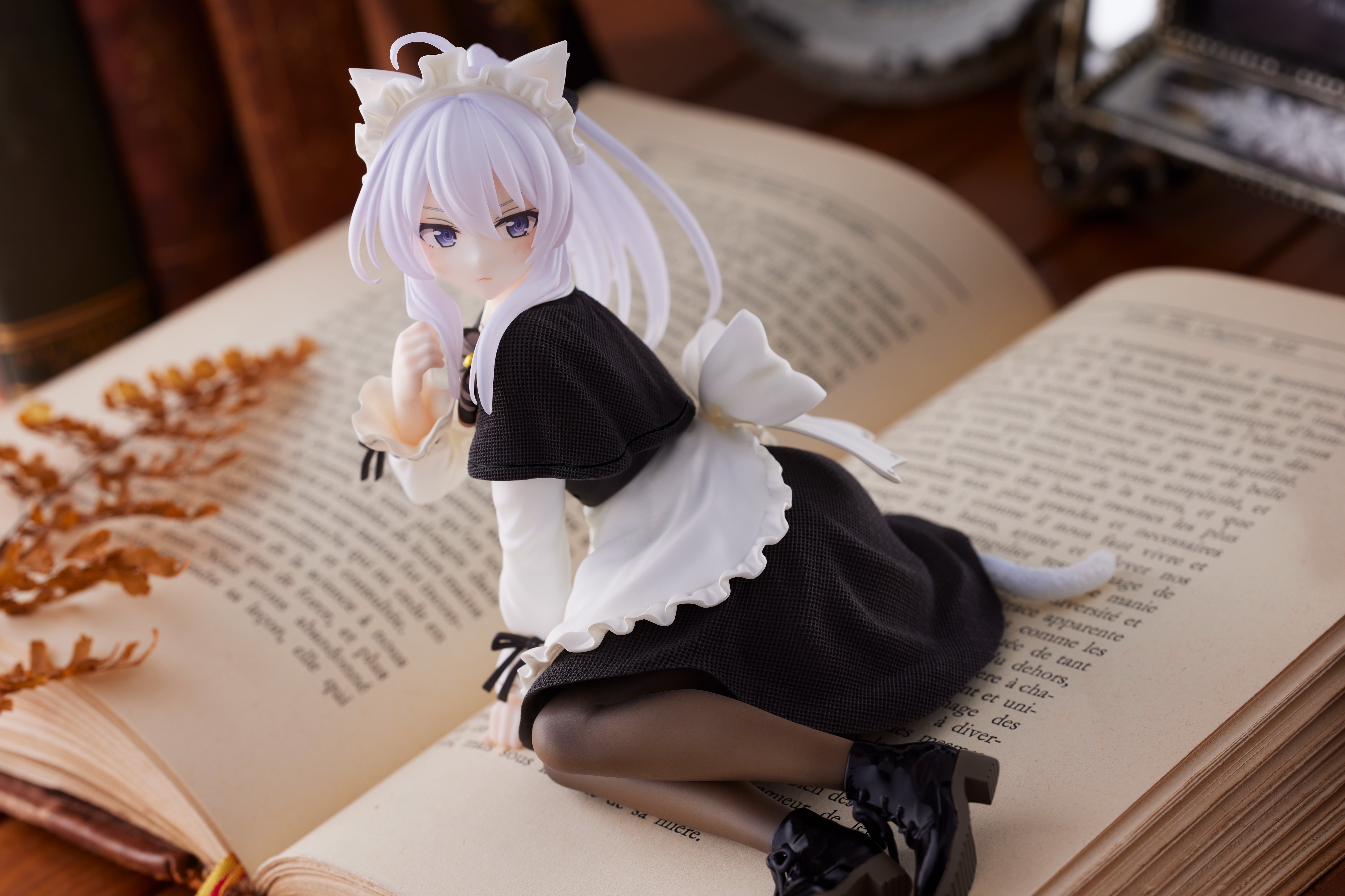 PRE-ORDER Wandering Witch: The Journey of Elaina Desktop Cute Figure - Elaina: Cat Maid Ver.