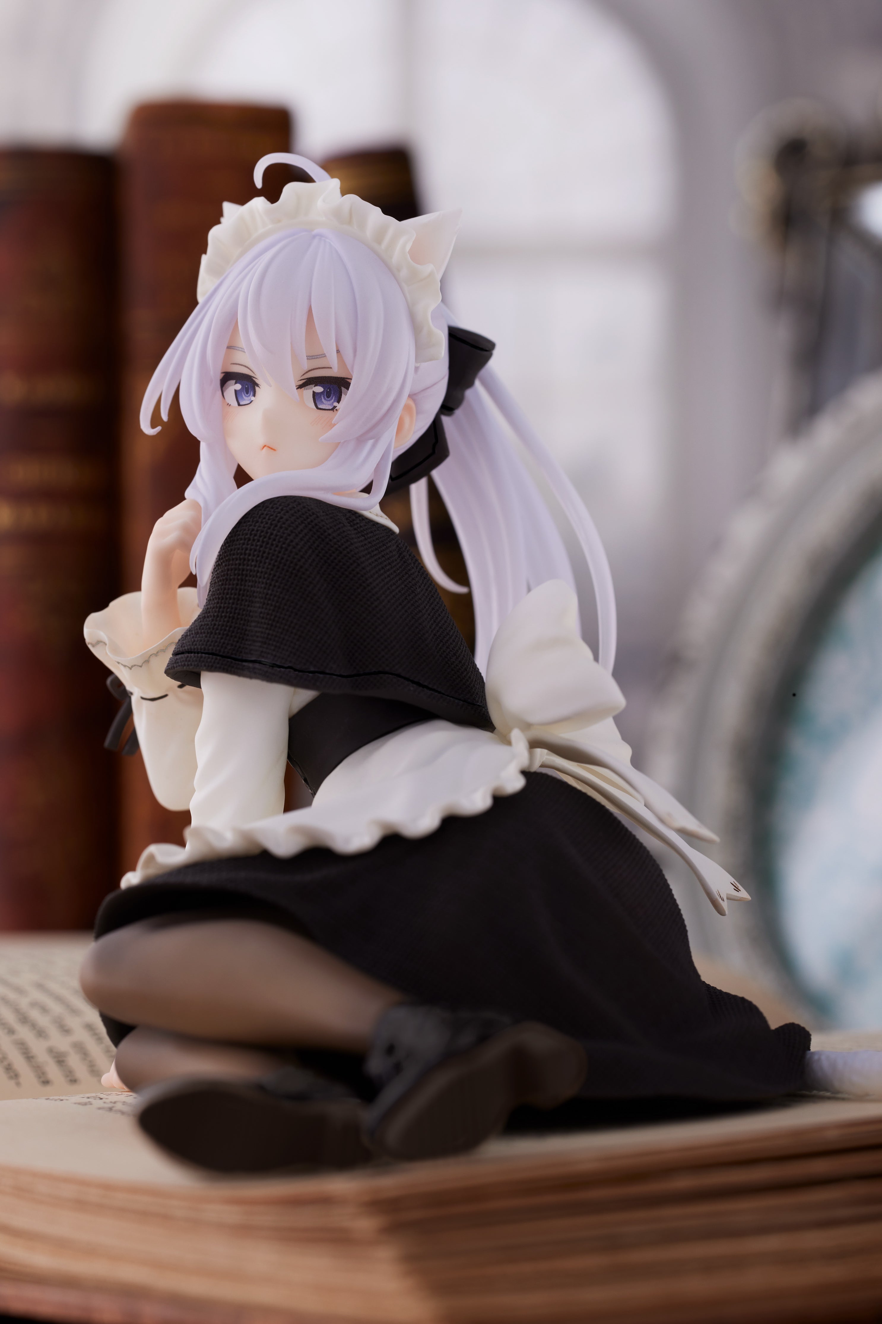 PRE-ORDER Wandering Witch: The Journey of Elaina Desktop Cute Figure - Elaina: Cat Maid Ver.